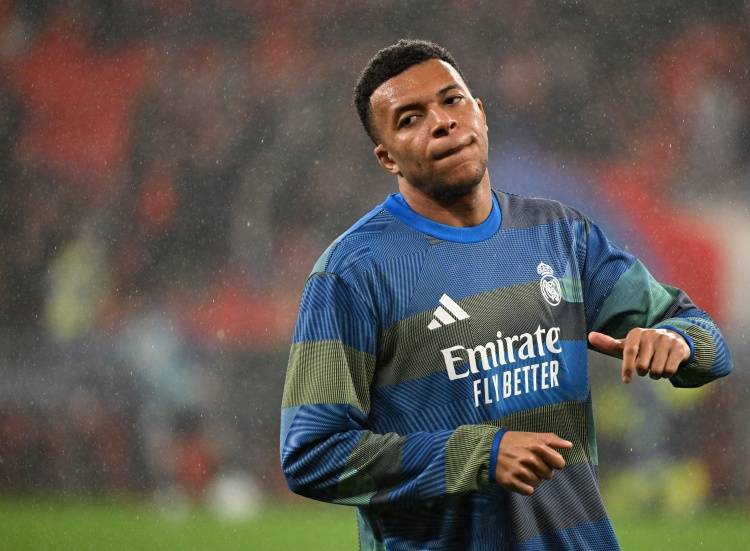 法媒曝姆巴佩伤情反复，俱乐部国家队双线施压，2亿欧射手不敢轮休